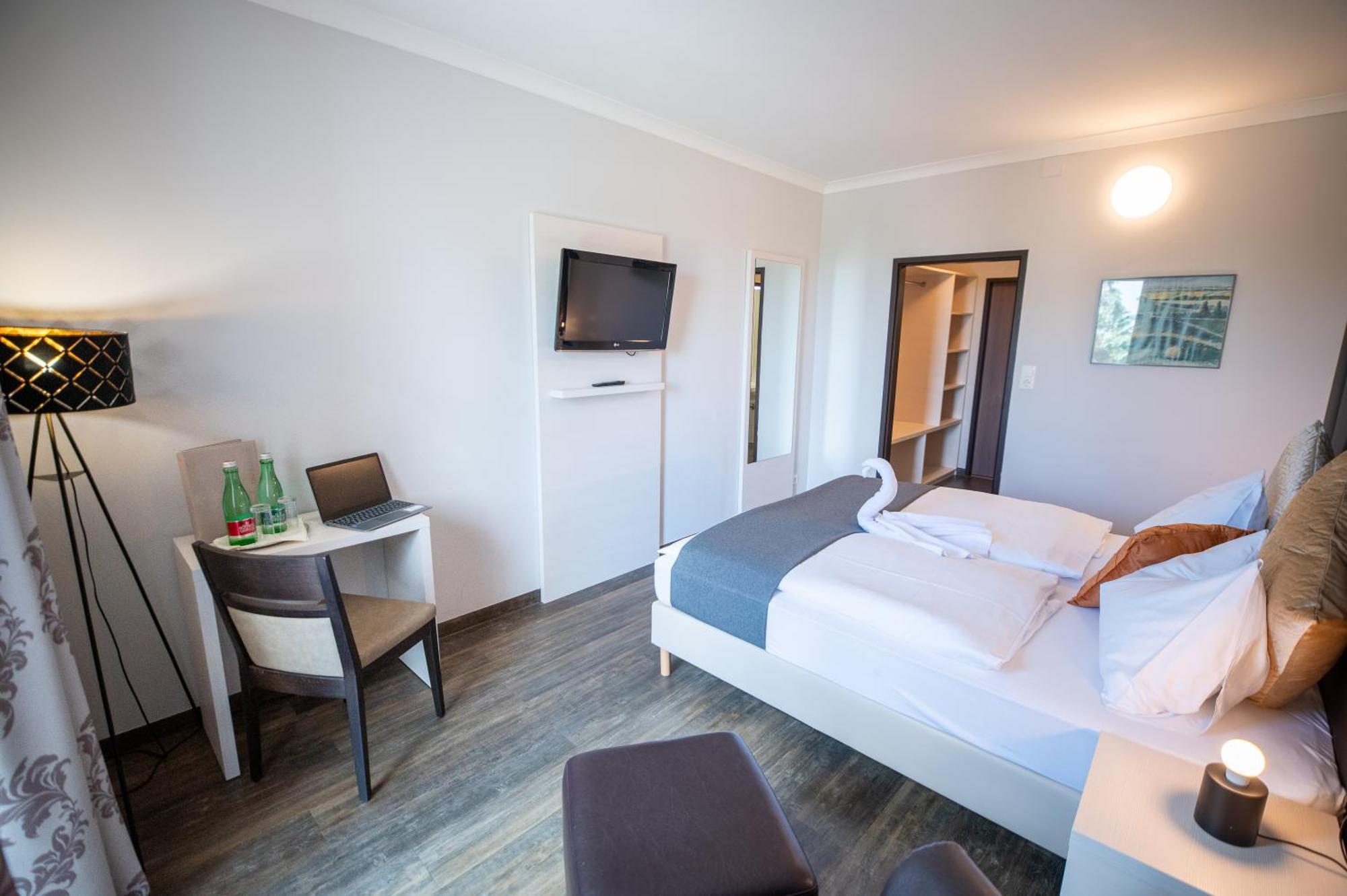 Hotel Marc Aurel Petronell Luaran gambar