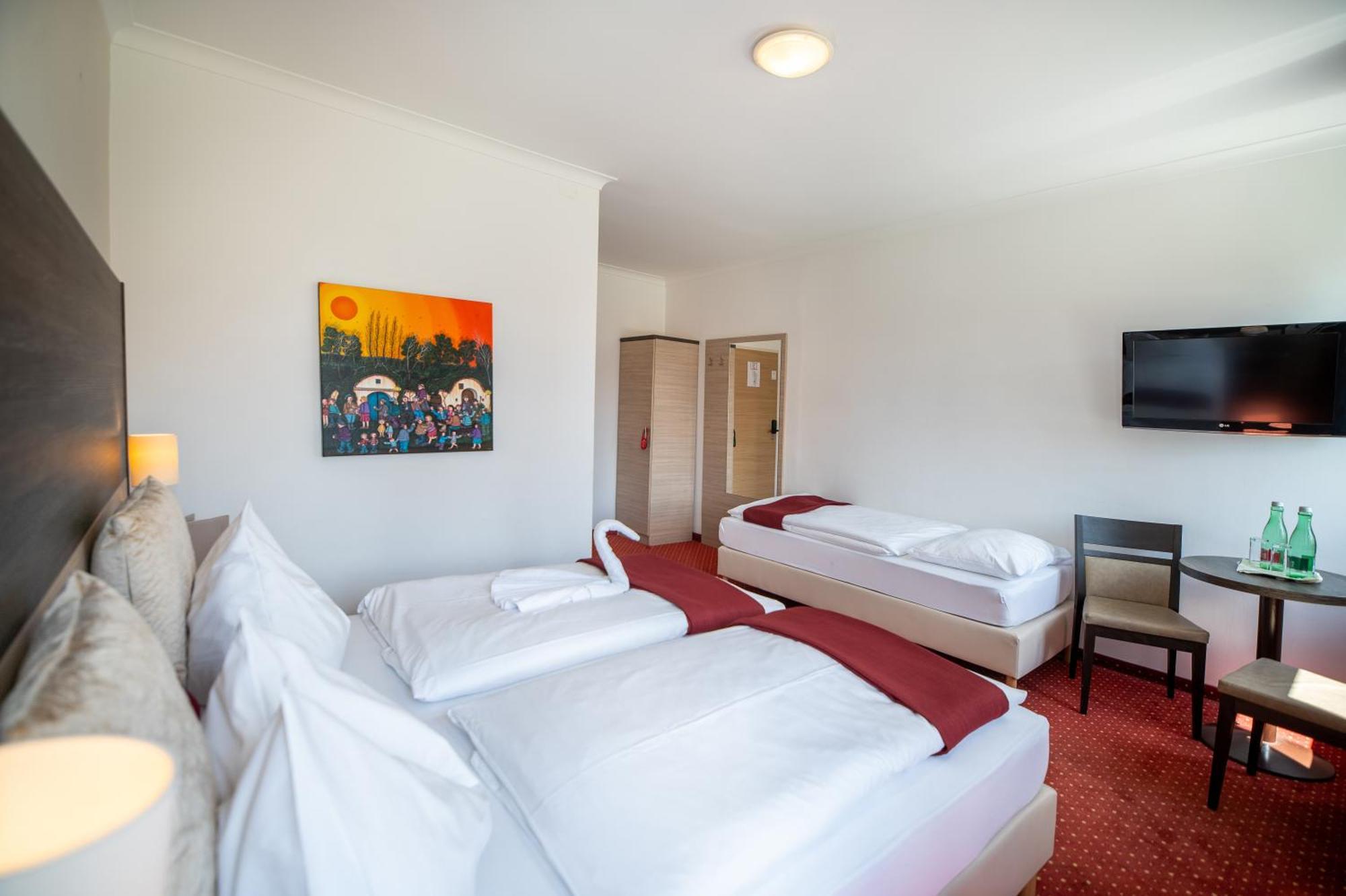 Hotel Marc Aurel Petronell Luaran gambar